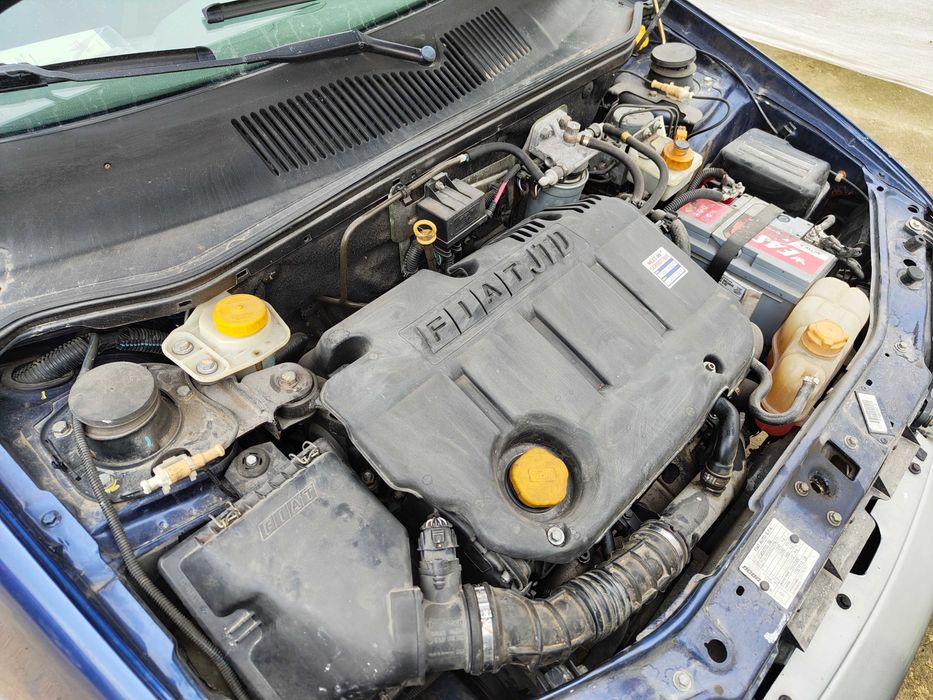 Продавам Фиат страда