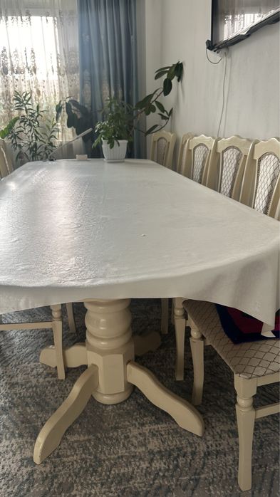 Стол для гостиной