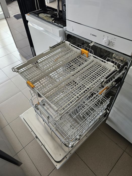 Съдомиялна за частично вграждане Míele