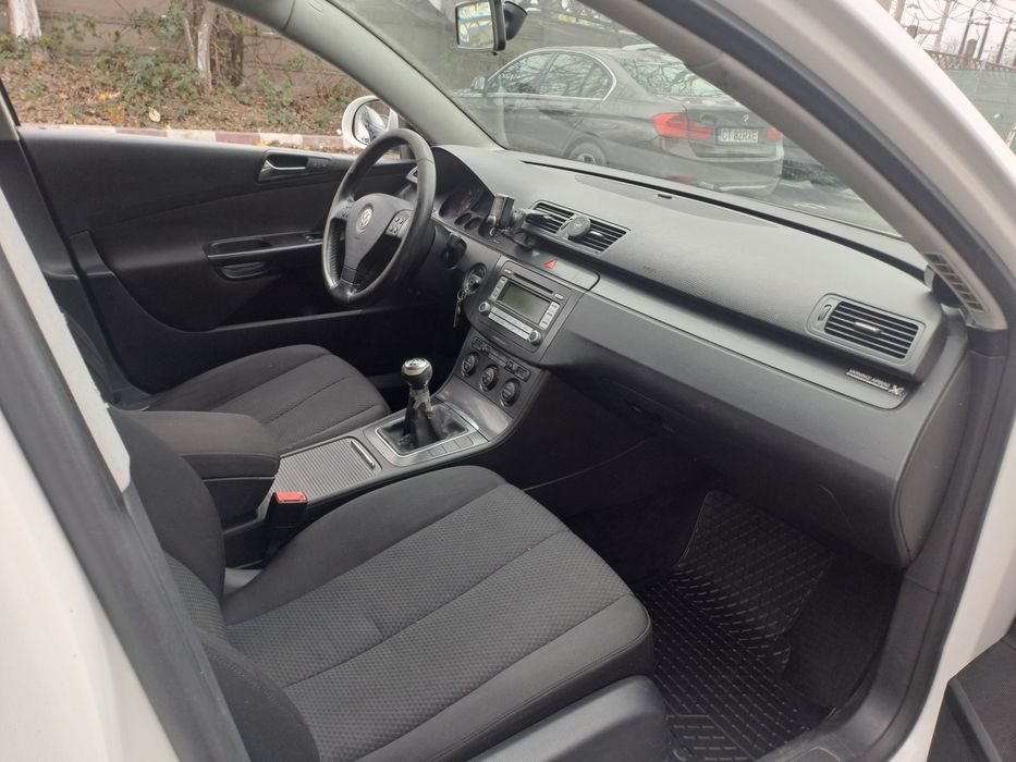 Vând vw Passat b6 an 2008 motor 2.0tdi 140cai Bmp întreținut Acte vall