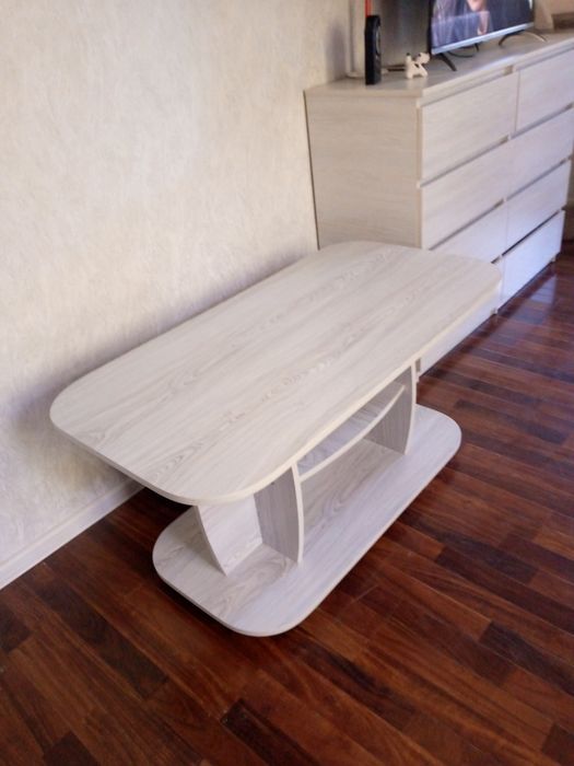 Продам журнальный столик.