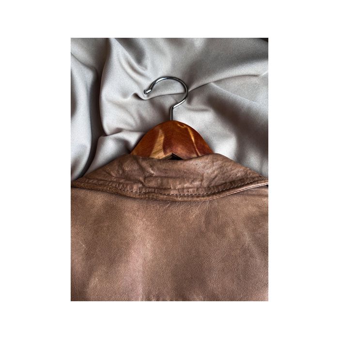 Элегантная кожаная куртка