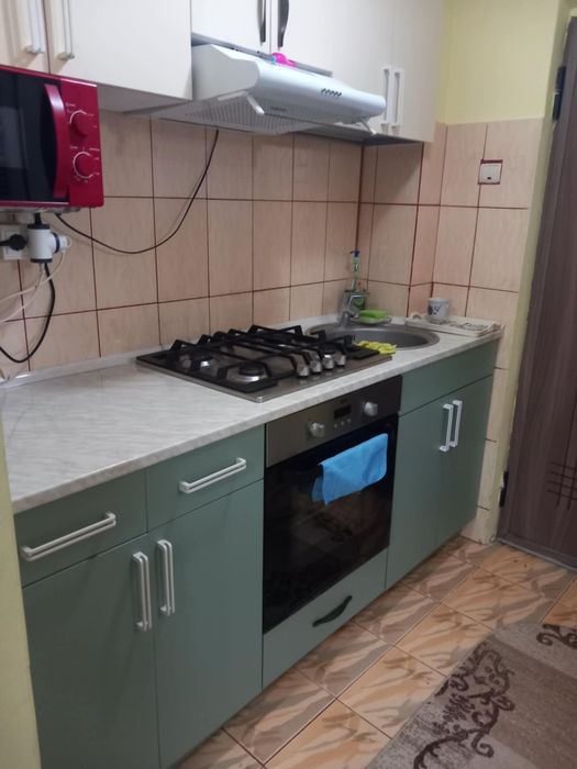 Închiriez garsoniera