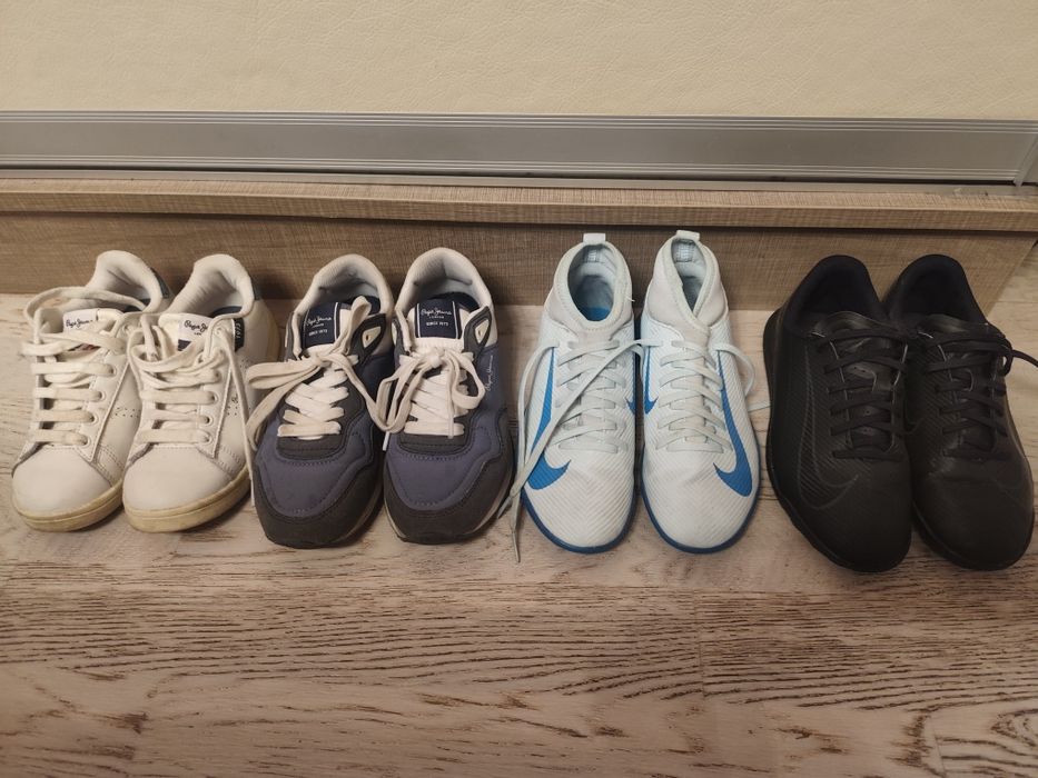 Стоножки Nike  и сникърси Pepe jeans