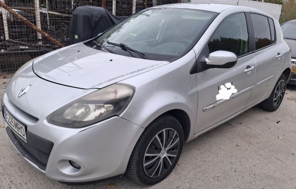 Dezmembrez renault clio 3