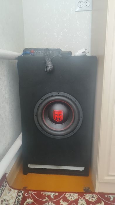 Сабвуфер с коробом и усилителем