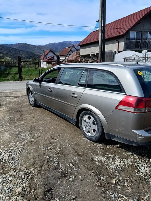 Vând Opel Vectra C pentru dezmembrat