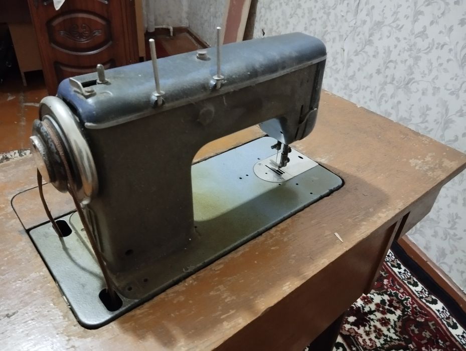 Tikuv mashinasi VERITAS