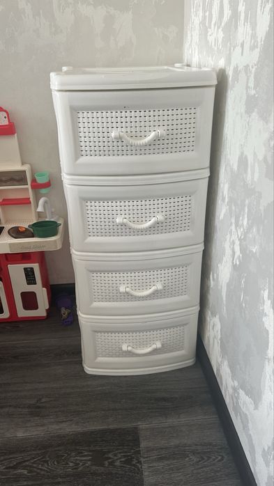 Продам пластиковый комод