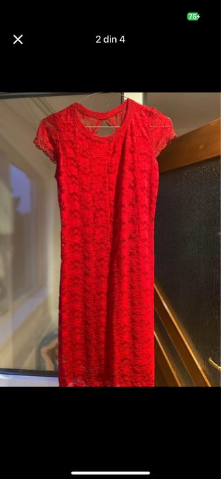 Rochie rosie dantela