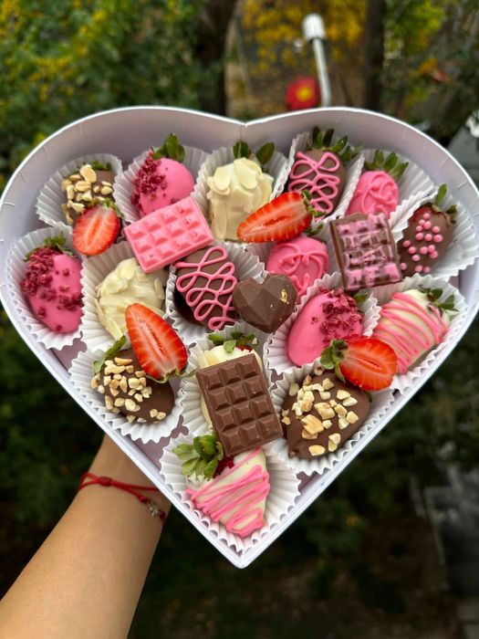 Клубника в шоколаде Алматы