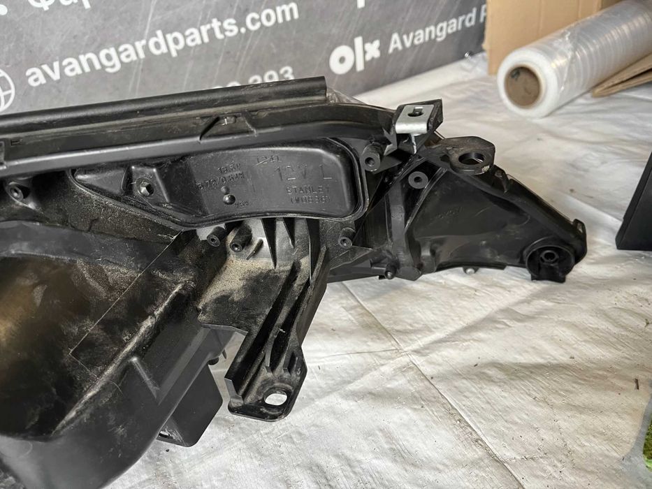 Ляв фар Toyota Rav4 13-