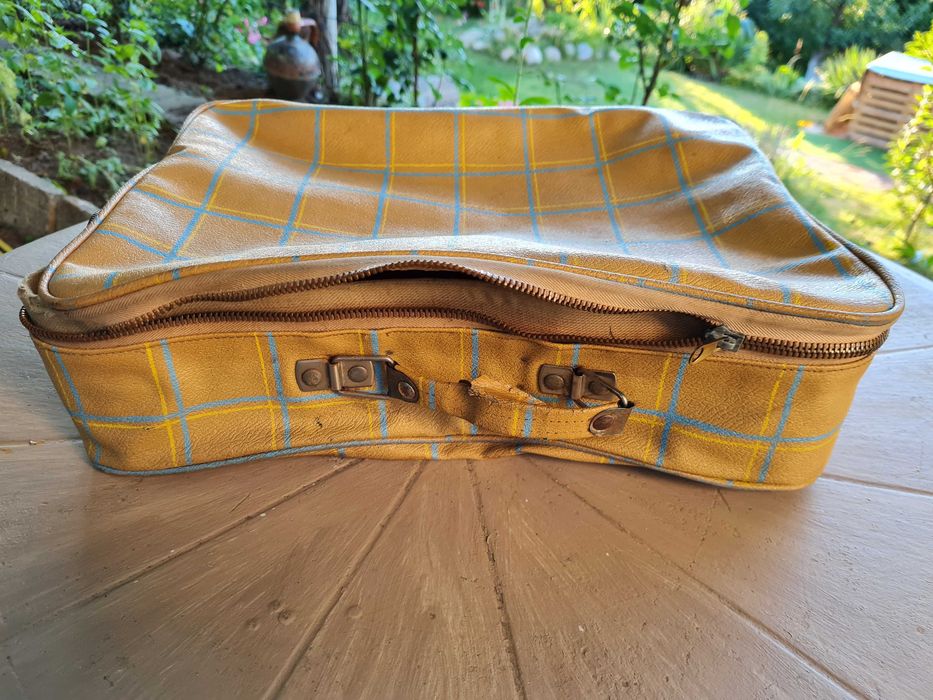 чанти сакове ретро куфари