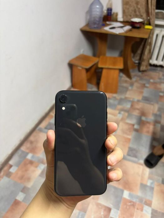 Айфон XR продаётся