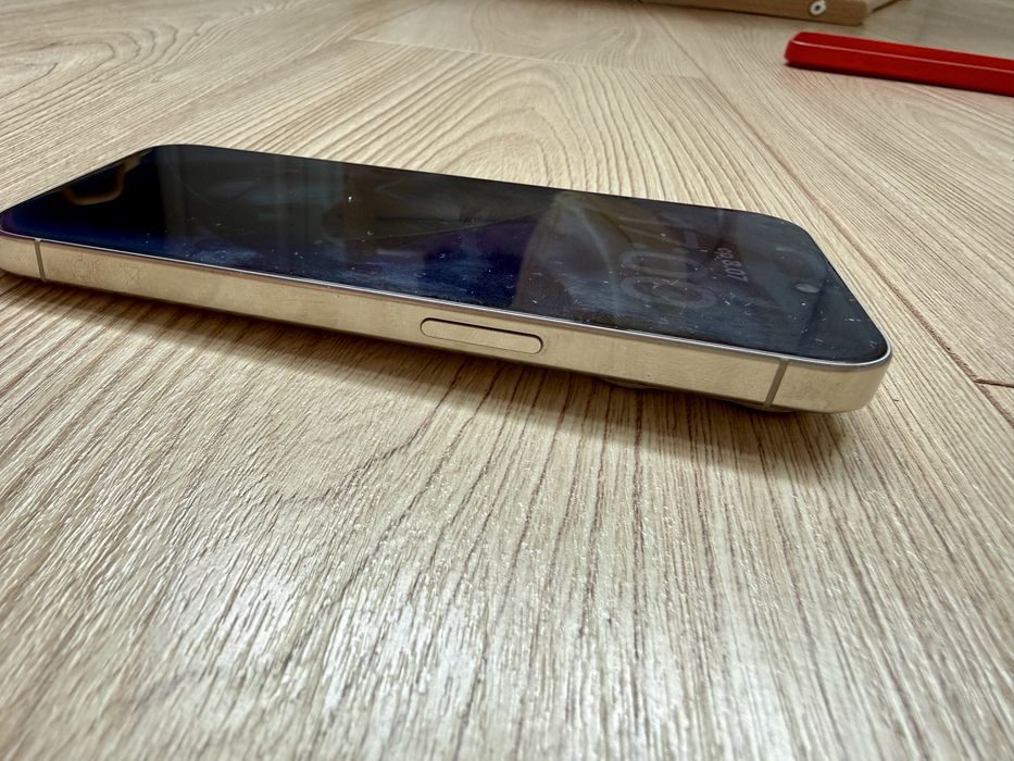 Продавам iPhone 15 Pro 128 GB