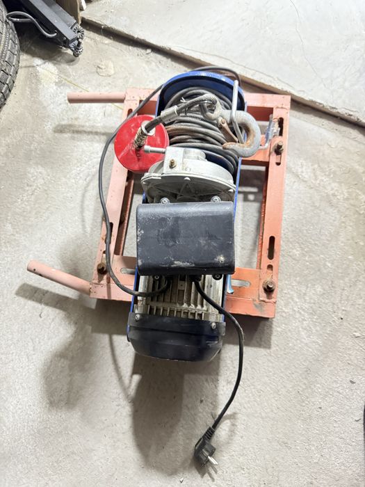 Кран подъемник продается