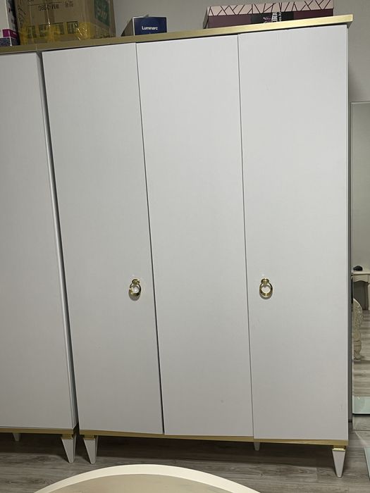 2 Плательных шкафа, трех дверные