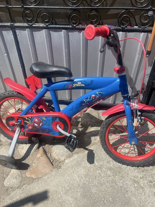 Bicicleta copii cu spiderman cu rotiile pe 14