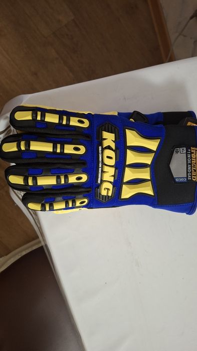 Противоударные перчатки