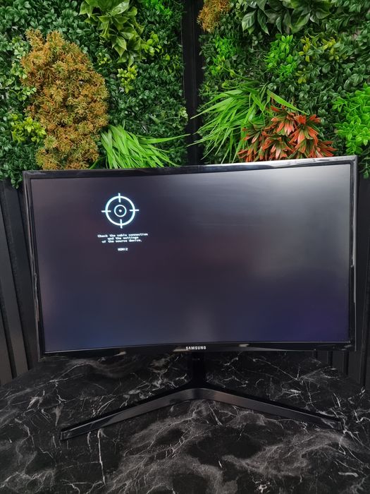 Noble Amanet - Monitor Samsung curbat, 24, Full HD, 144Hz,