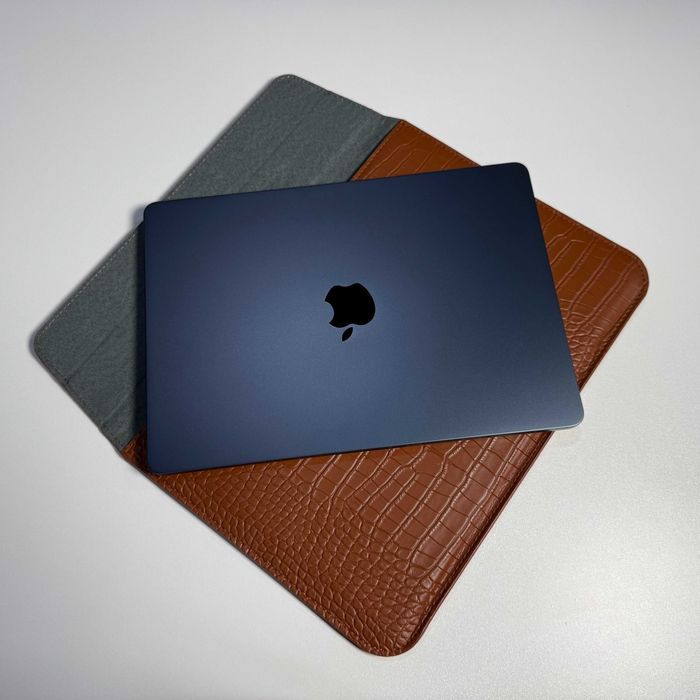 Продам кожаный чехол для MacBook в стиле конверта