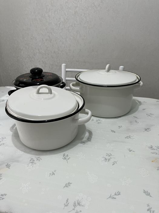 Кастрюл эмалированный
