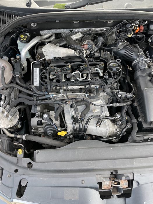 Vând injectoare Skoda Octavia 3 1,6 TDI cod motor CLHA