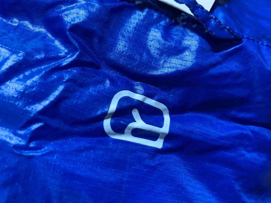 Дамско яке Ortovox Swisswool Inside Reversible Puffer XS