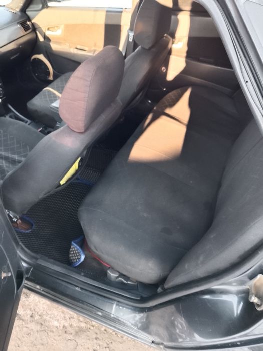 Приора автомобиль