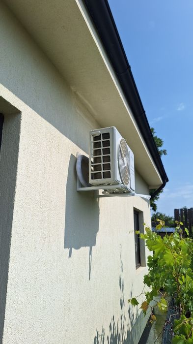 Montaj  aer condiționat Igienizare Încărcare freon servici