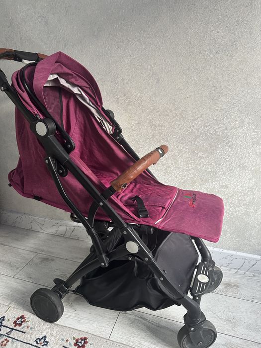 Продам прогулочную коляску