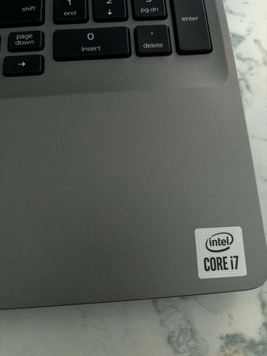 Продавам лаптоп Dell Precision 3550