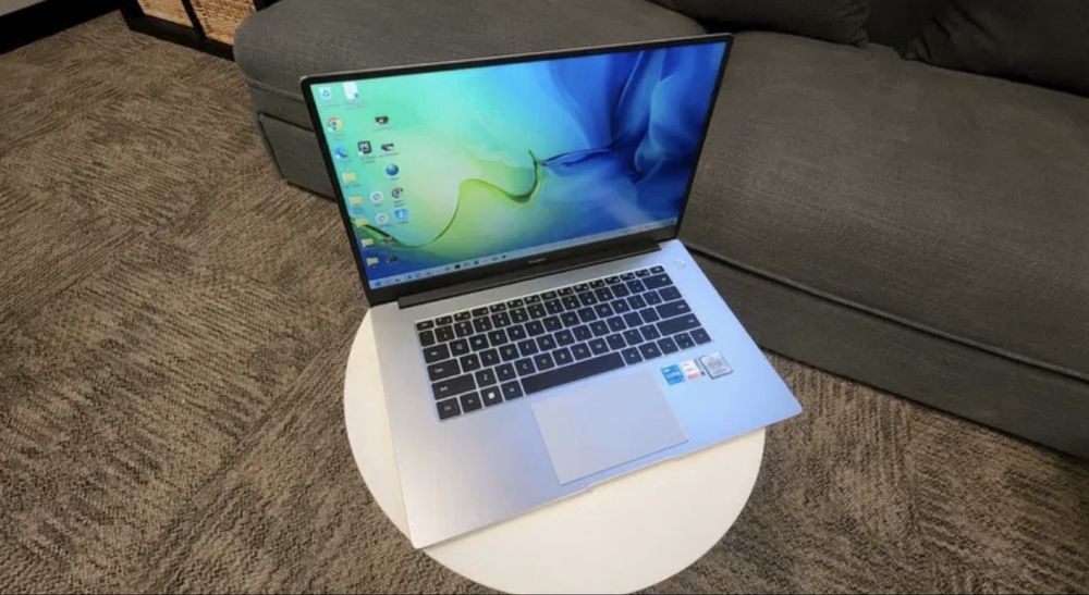 Laptop Huawei d15 I3