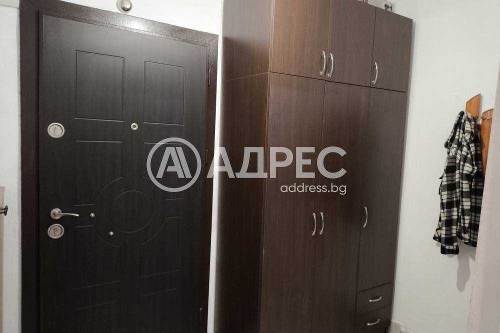 Продава се Двустаен апартамент в Разград, Център - 50 кв.м за 1534 €/кв.м - Снимка #5