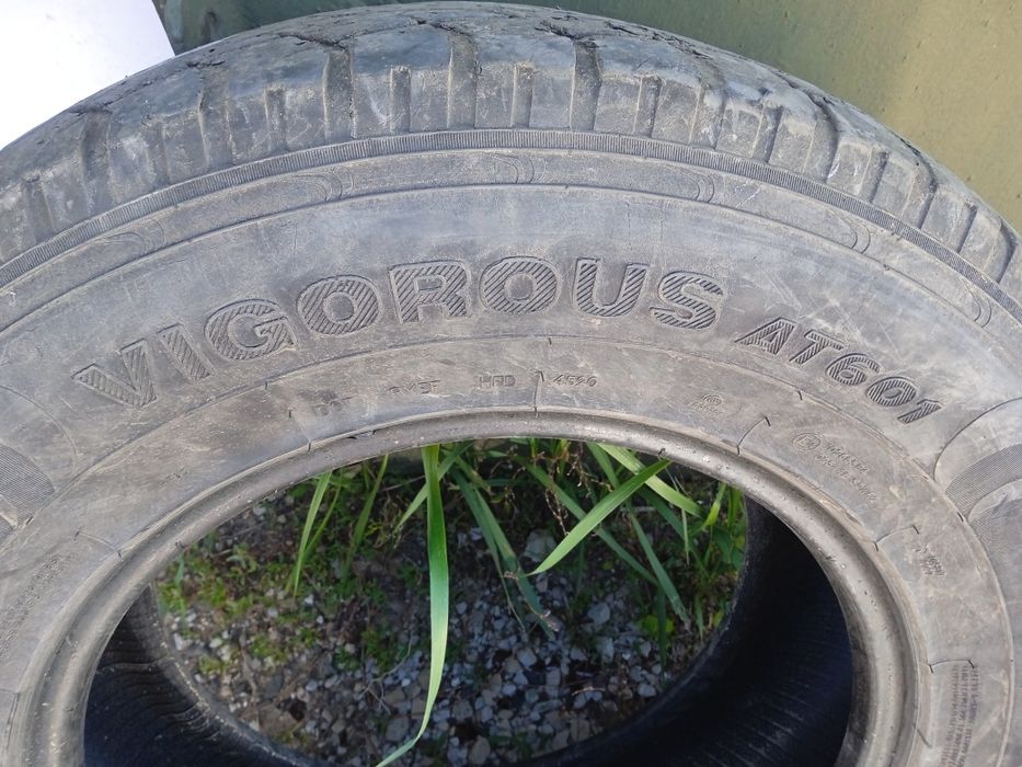 Шины 4 штуки 265 70 R 17