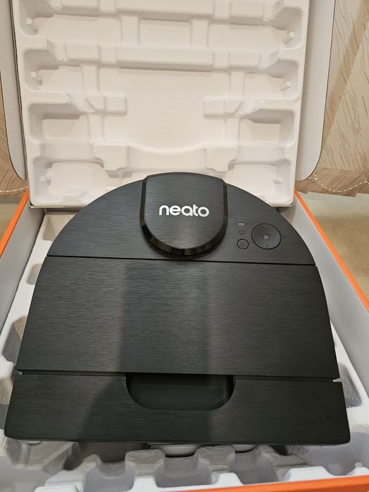 Прахосмукачка робот Neato D9