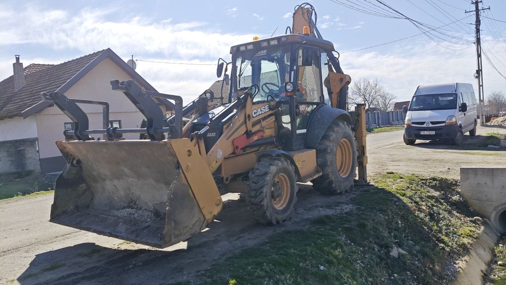 Inchiriez Buldoexcavator Case 590sr