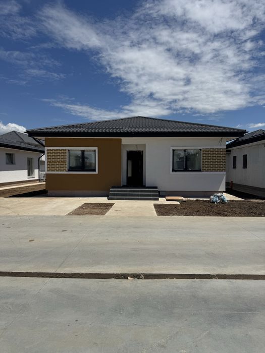 Casa tunari 104mp tere 393 mp