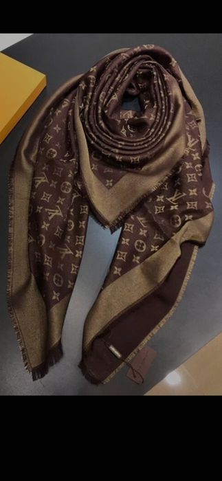 Fular Louis Vuitton, model 2026-2027