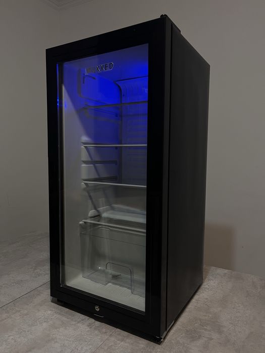 Холодильная ветрина Muxxed BC-100J  в отличным состояние