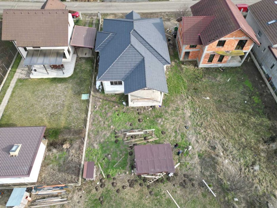Casă la roșu în Livada, teren 600 mp