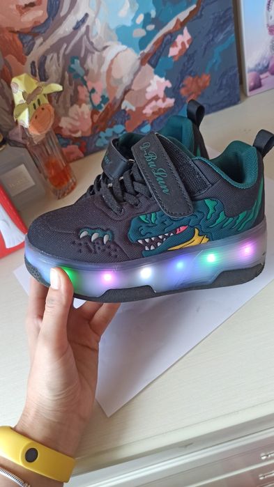 Кроссовки -ролики 30 размер