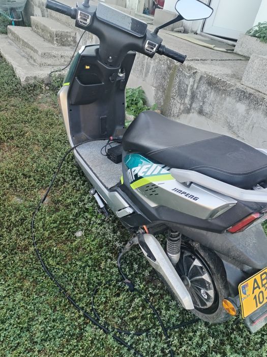 Vand scuter electric