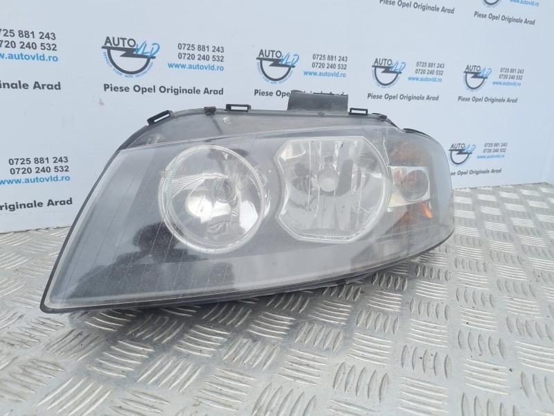 Far cu bec stanga Audi A3 8P1