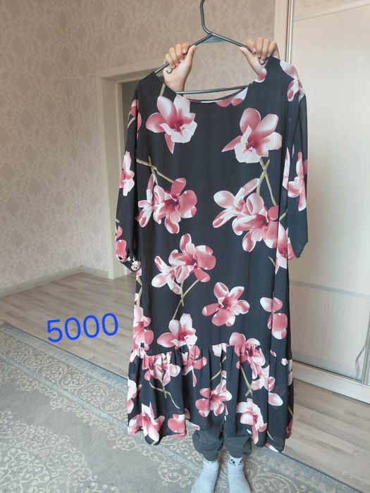 Продам платье размер 60-62