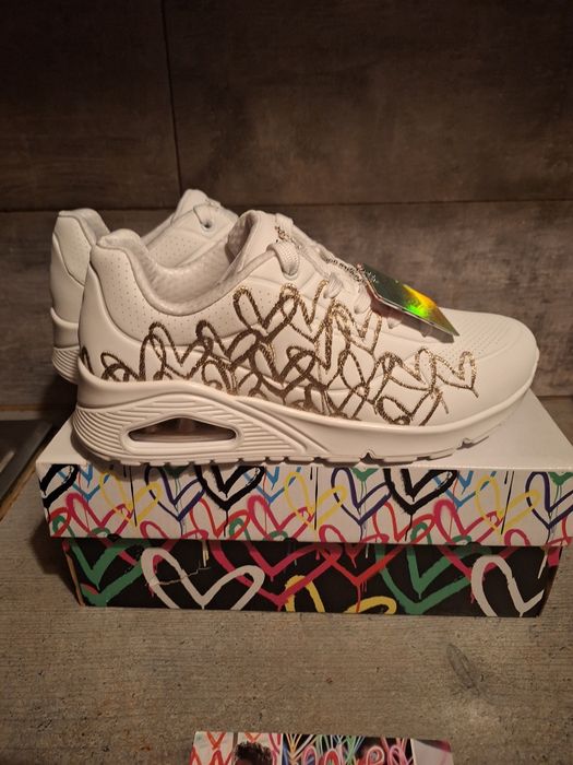 Adidasi Skechers