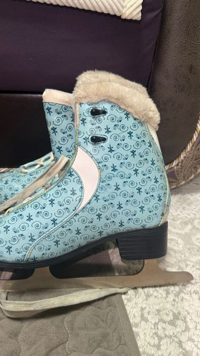 Продам конькь ,,,