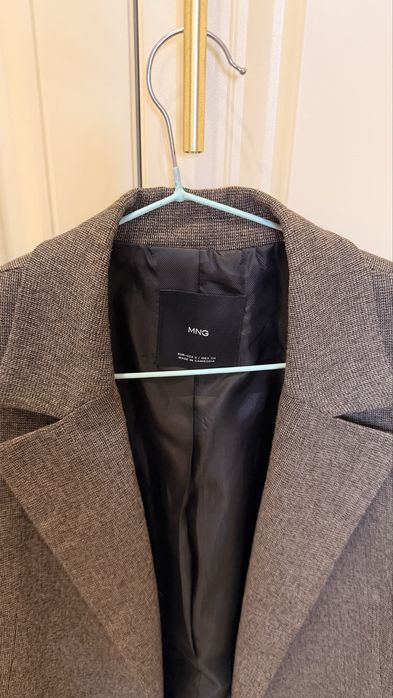 Продам костюм манго