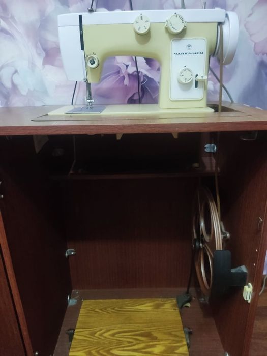 Продам швейную машинку