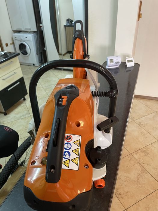 Se vine drujba  pentru taiat fier , beton , piatra marca STIHL  TS 410, noua